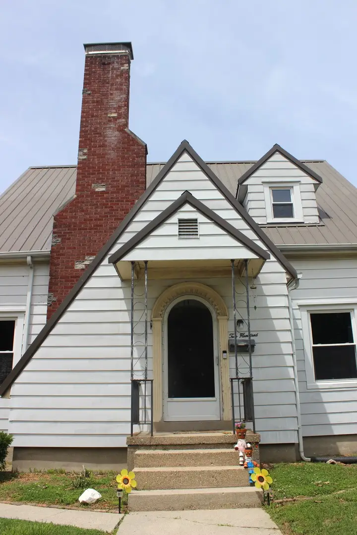 200 E Bennett Street E, Salem, IL 62881 - #2