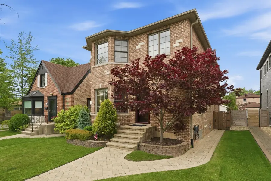 6057 N Tripp Avenue, Chicago, IL 60646 - #2