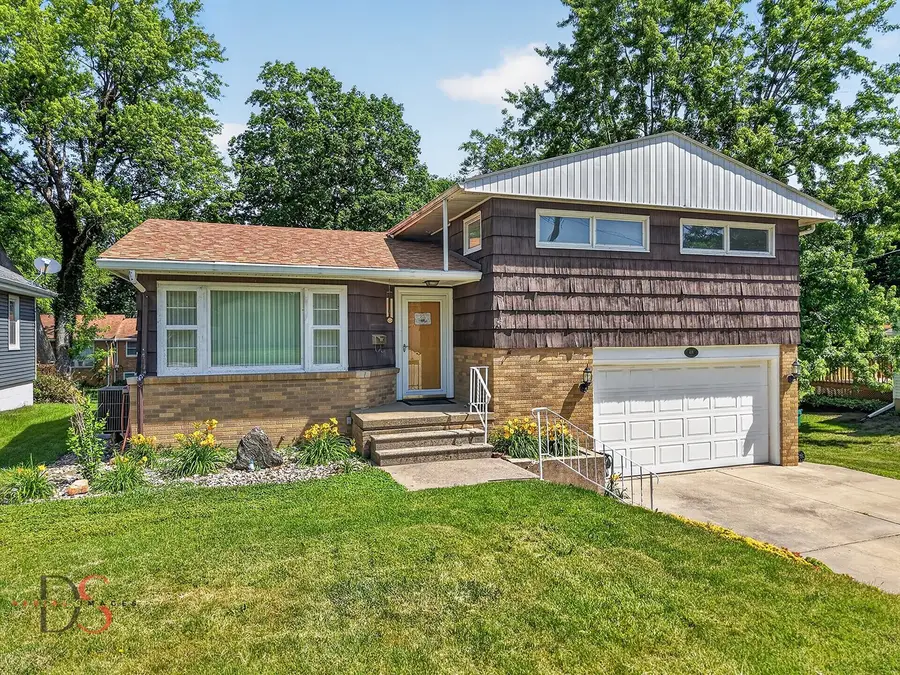 416 W Bluff Street, Streator, IL 61364 - #2