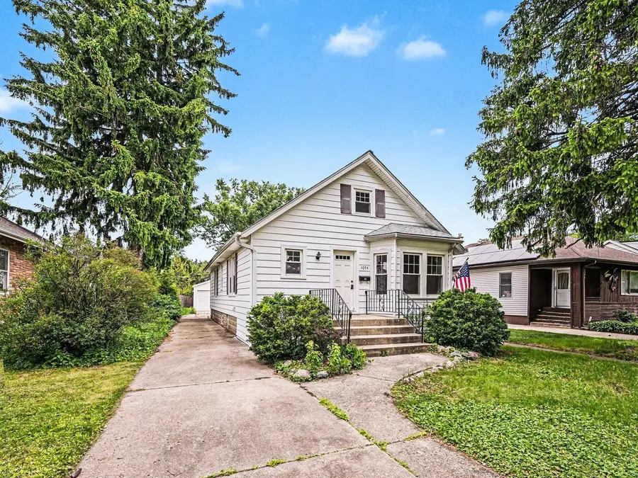 1094 Walter Avenue, Des Plaines, IL 60016 - #2