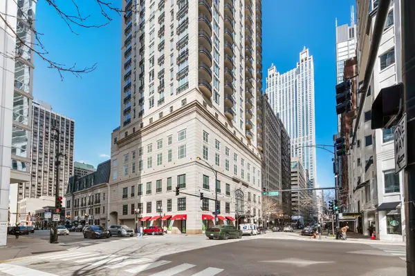 10 E Delaware Place #25B, Chicago, IL 60611