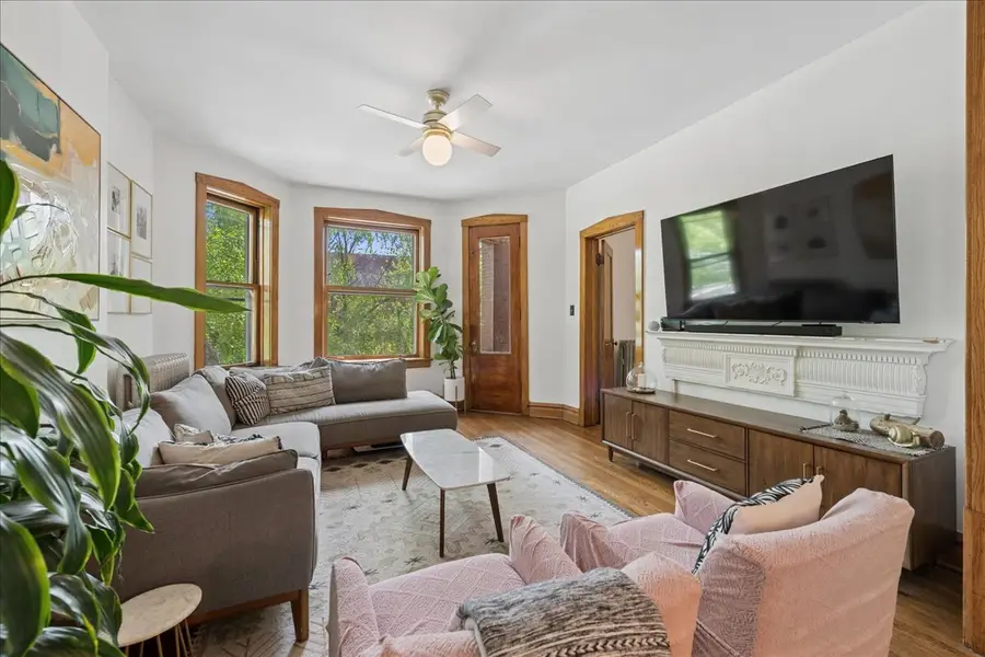 4258 N Winchester Avenue #2, Chicago, IL 60613 - #3