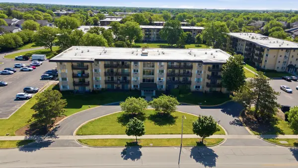 2218 S Goebbert Road #496, Arlington Heights, IL 60005