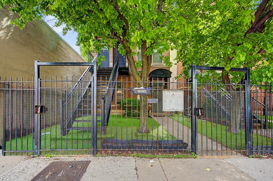 915 S Kedzie Avenue, Chicago, IL 60612 - #2