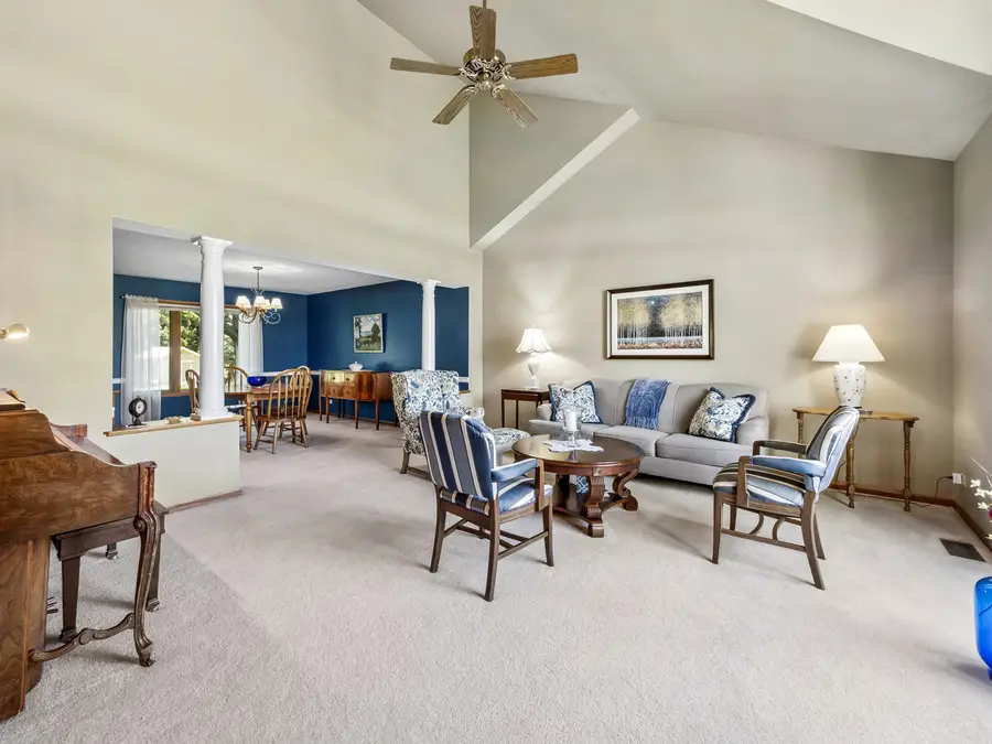 8814 Galleria Court, Spring Grove, IL 60081 - #2