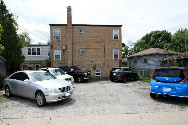 5824 W Higgins Avenue #2N, Chicago, IL 60630 - #3