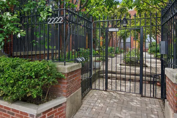 2222 N Racine Avenue #16, Chicago, IL 60614