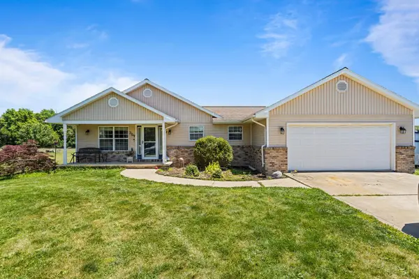 309 S High Street, Fairmount, IL 61841