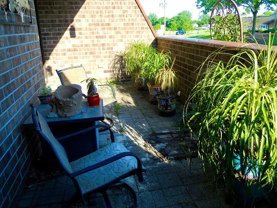 108 Kenneth Circle, Elgin, IL 60120 - #3