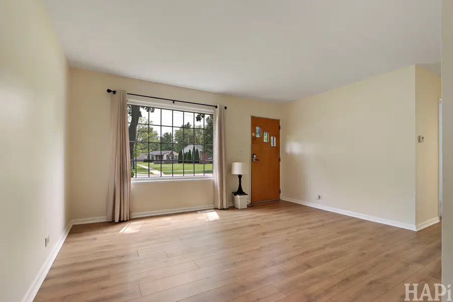 486 St Marys Parkway, Buffalo Grove, IL 60089 - #3
