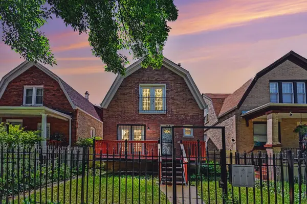 850 N Keystone Avenue, Chicago, IL 60651