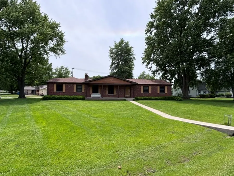 742 Shadwell Street, Flora, IL 62839 - #3