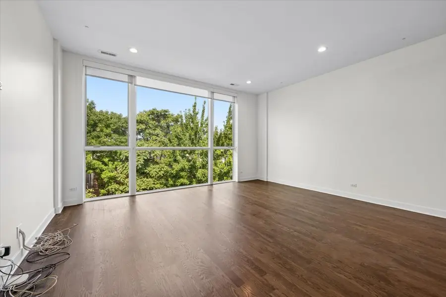 529 N Claremont Avenue #3, Chicago, IL 60612 - #3