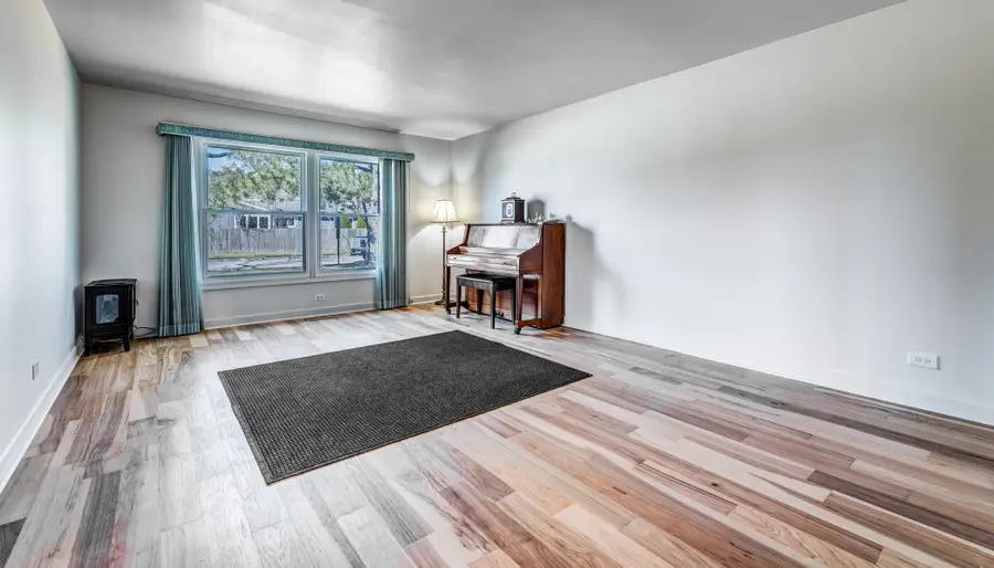 11 Birchwood Avenue, Deerfield, IL 60015 - #3
