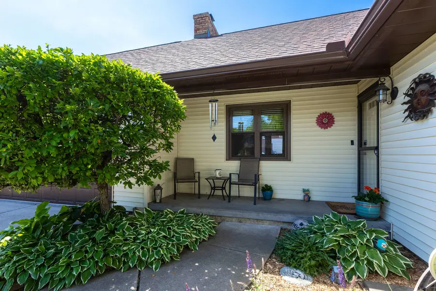2127 W 31 Street, Davenport, IA 52804 - #3