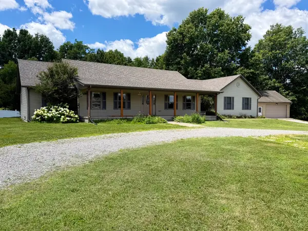 203 Ash Wood Lane, Carbondale, IL 62901