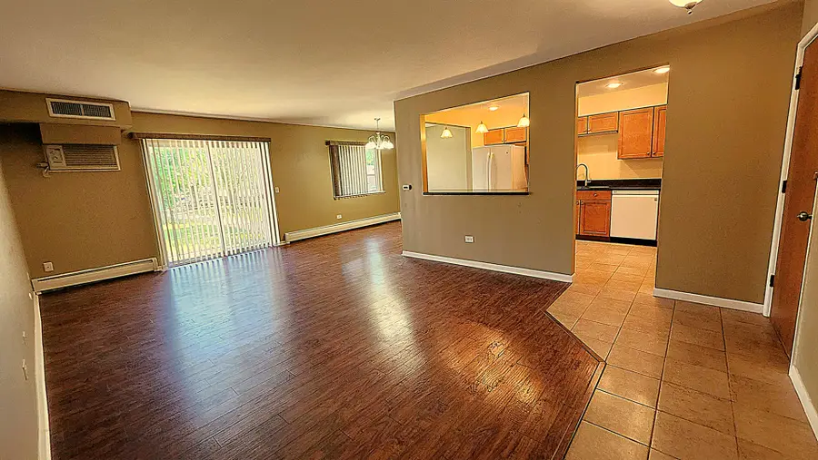 2431 E Brandenberry Court #2M, Arlington Heights, IL 60004 - #3