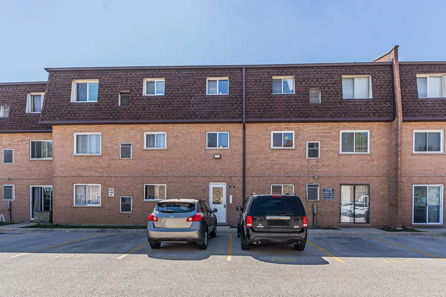9480 Bay Colony Drive #2N, Des Plaines, IL 60016 - #2
