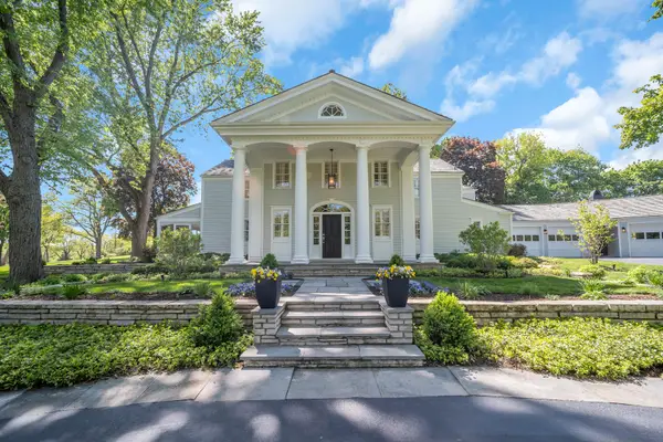 32 Otis Road, Barrington Hills, IL 60010