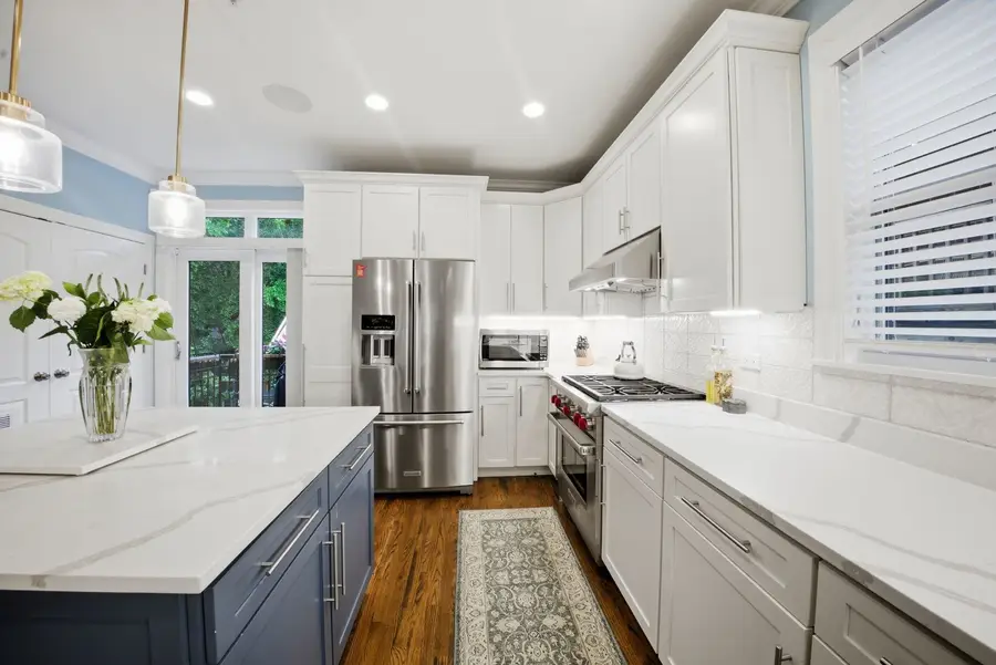 413 S Kenilworth Avenue #1, Oak Park, IL 60302 - #3