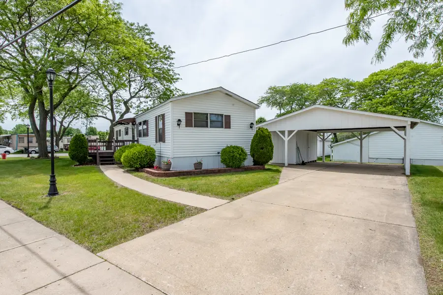 696 Birch Avenue, Park City, IL 60085 - #3