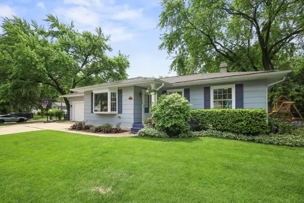30W111 Bruce Lane, Naperville, IL 60563