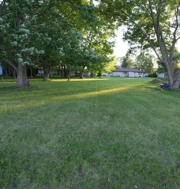 906 S Center Street, Plano, IL 60545