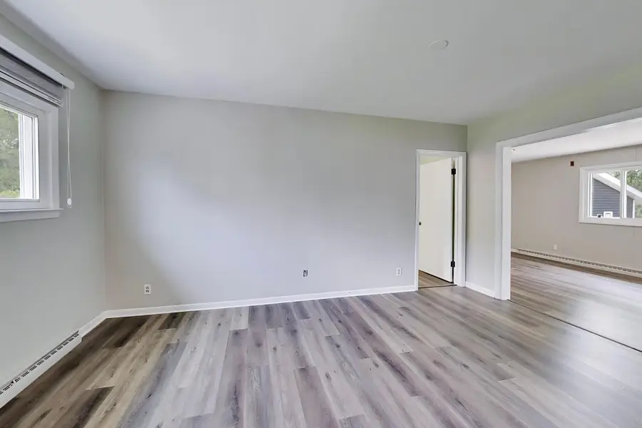 714 W Memorial Road, Bensenville, IL 60106 - #2