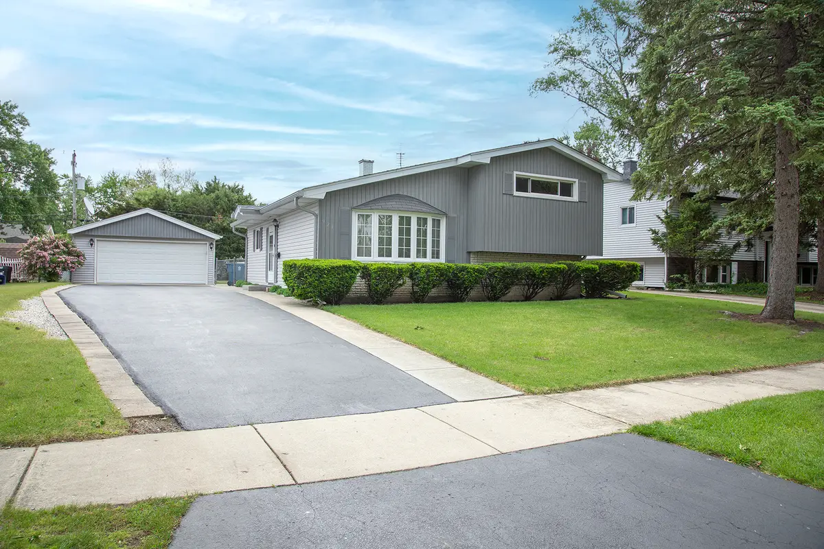 921 S Iowa Avenue, Addison, IL 60101 - #1