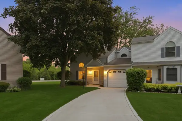 2456 Bridgewater Drive, Woodstock, IL 60098