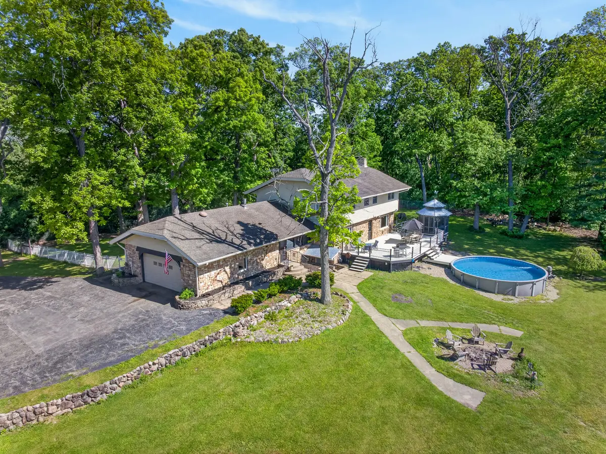 39700 N Dilleys Road, Wadsworth, IL 60083 - #1