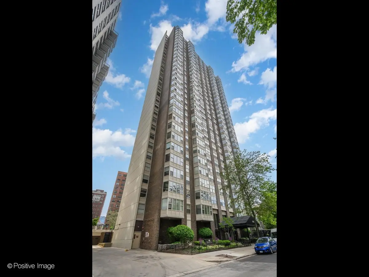 525 W Hawthorne Place #2207, Chicago, IL 60657 - #1