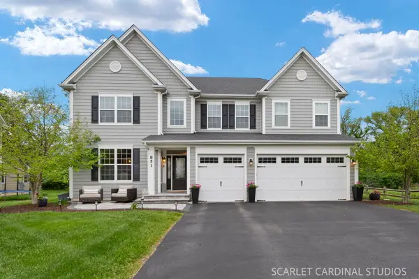 851 Heatherfield Circle, Naperville, IL 60565