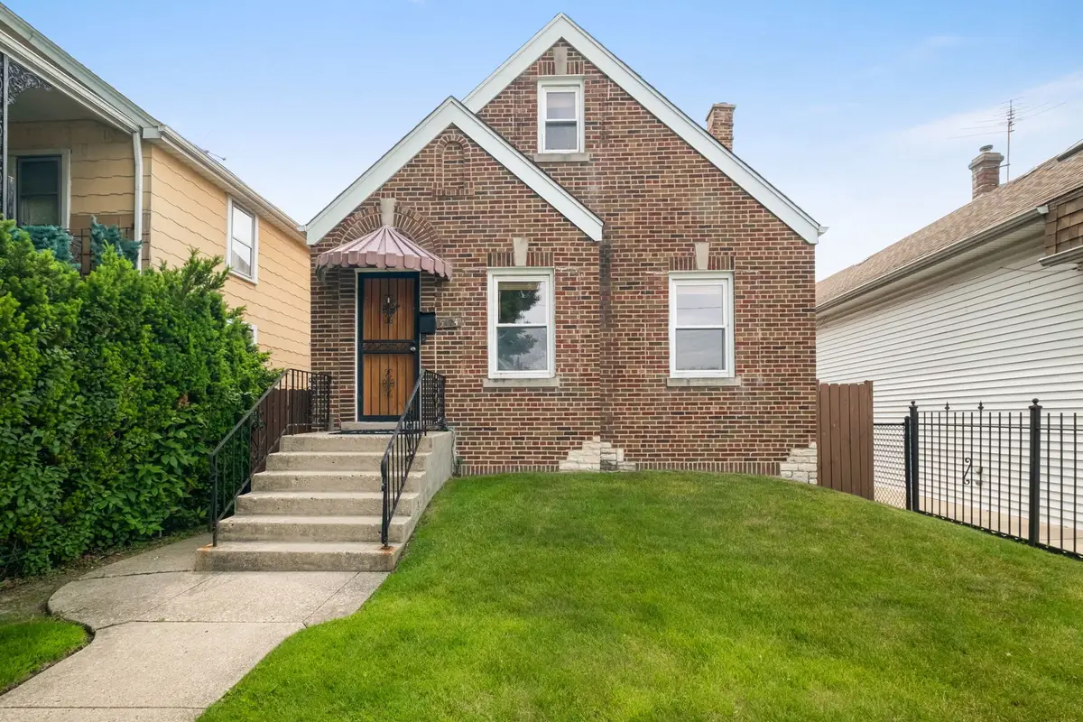 5424 N Mobile Avenue, Chicago, IL 60630 - #1