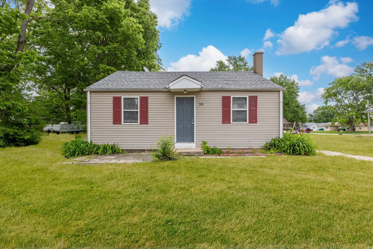 306-310 S Lincoln Street, Elwood, IL 60421 - #1