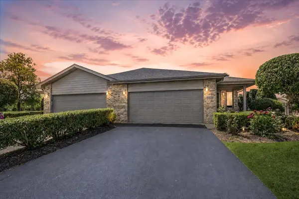 1288 Baileys Crossing Drive, Lemont, IL 60439