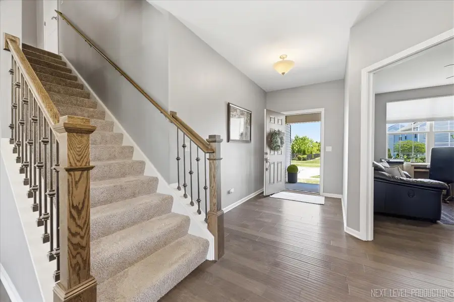 708 Rochester Lane, South Elgin, IL 60177 - #2