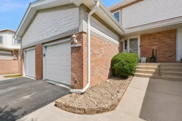15931 Blackwater Court, Tinley Park, IL 60477
