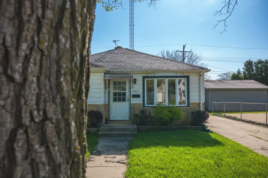 5923 44th Avenue, Kenosha, WI 53144 - #3