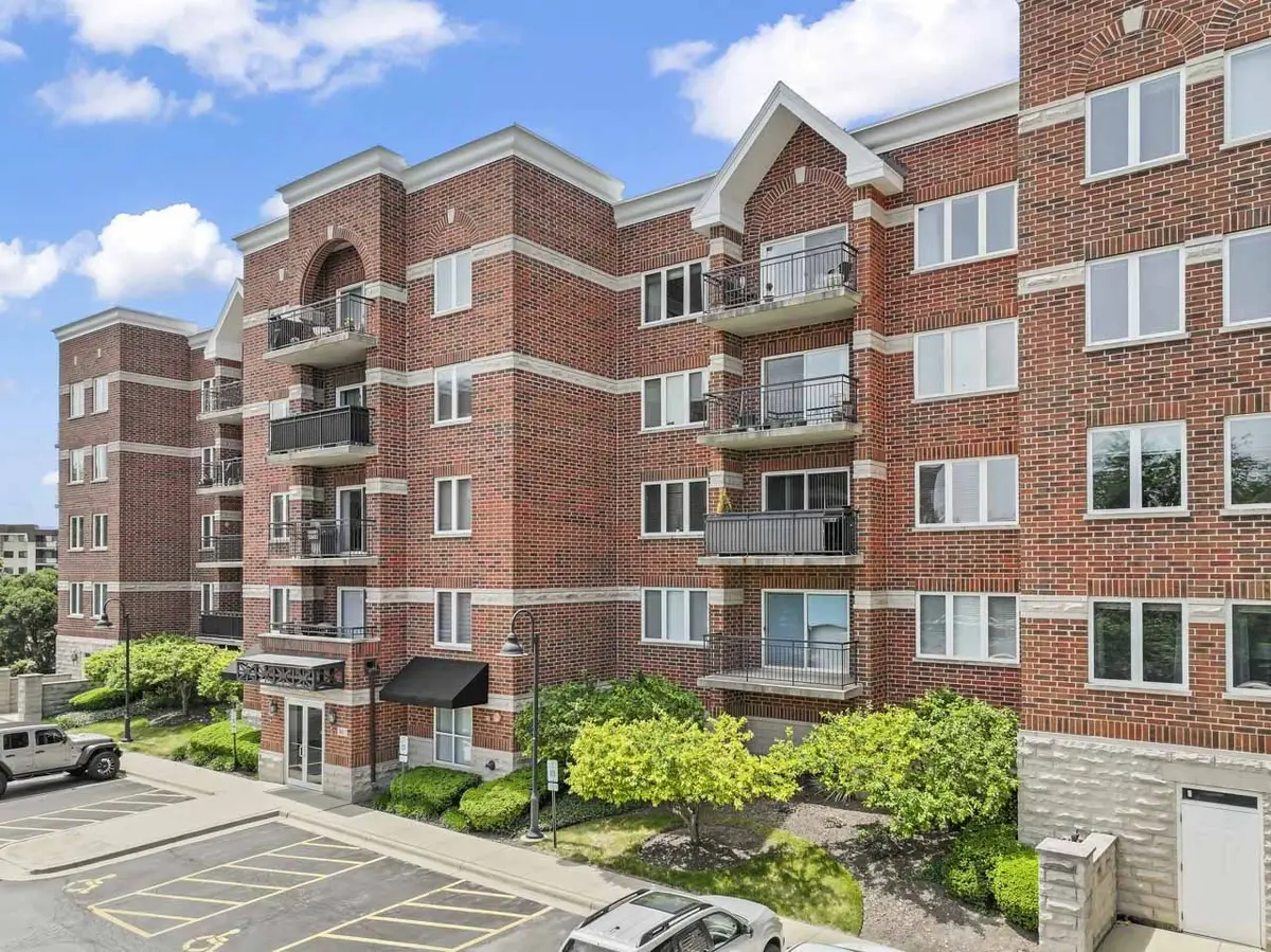 3451 N Carriageway Drive #202, Arlington Heights, IL 60004 - #1