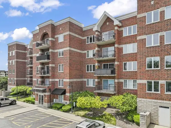 3451 N Carriageway Drive #202, Arlington Heights, IL 60004