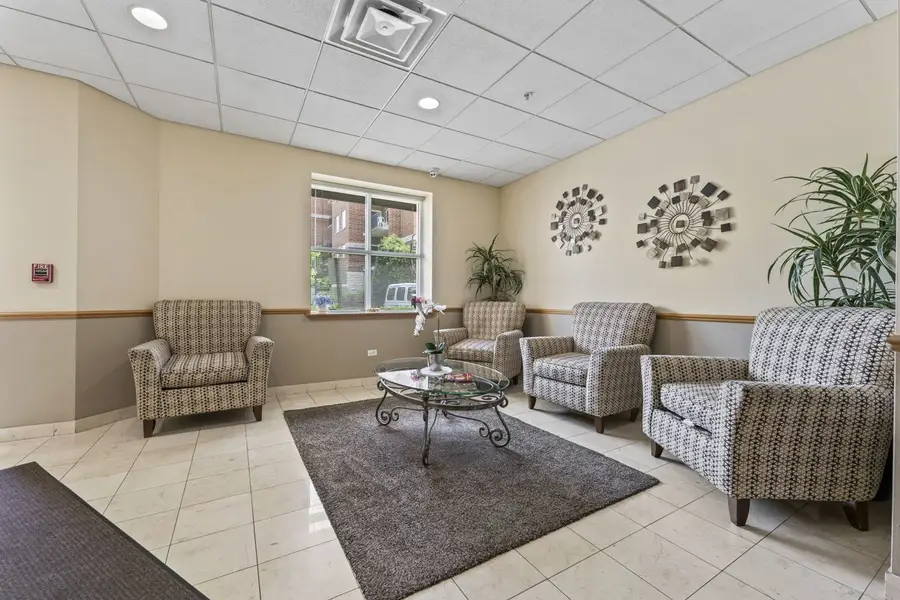 3451 N Carriageway Drive #202, Arlington Heights, IL 60004 - #3