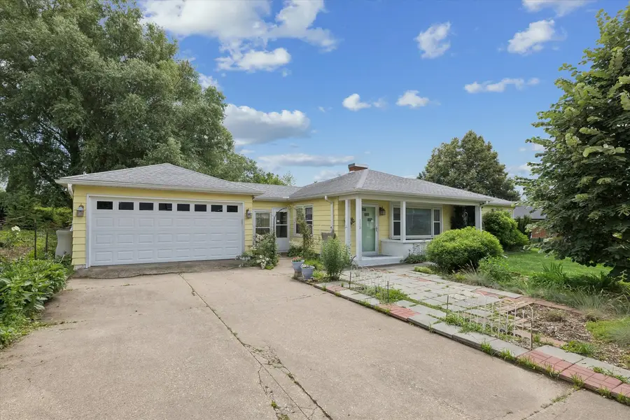 115 Lawrence Street, Clinton, IA 52732 - #2