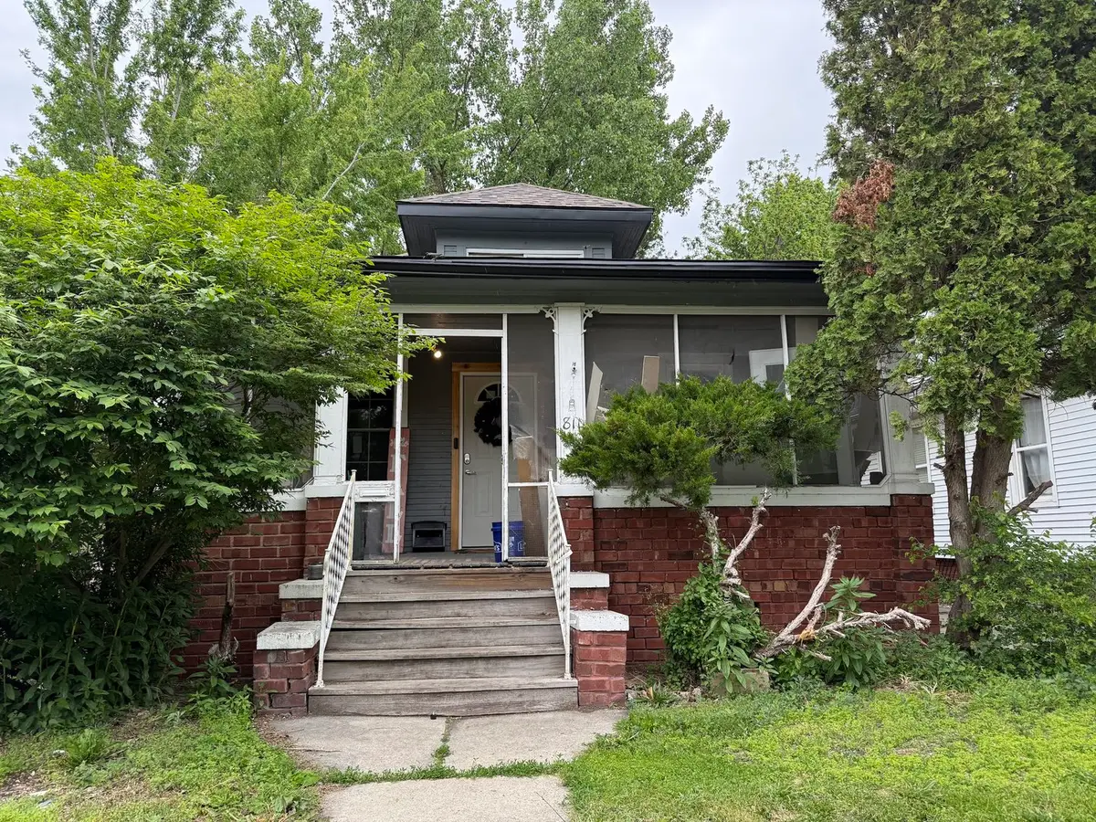 811 E Knox Street, Galesburg, IL 61401 - #1
