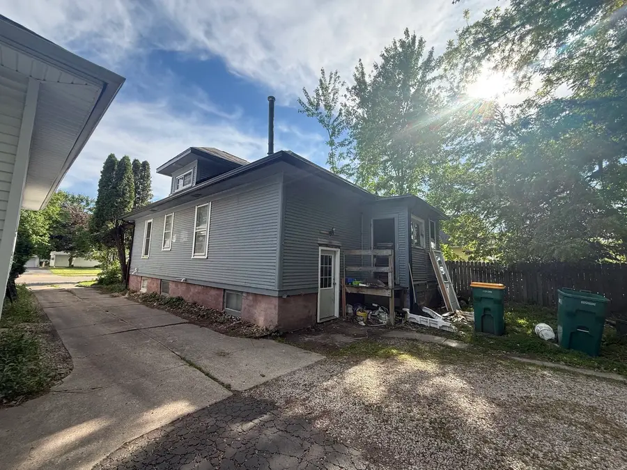 811 E Knox Street, Galesburg, IL 61401 - #2