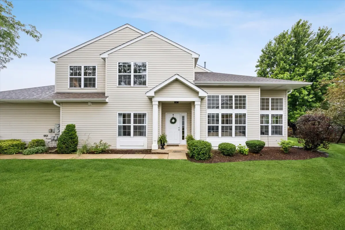 121 S Barton Trail, Batavia, IL 60510 - #1