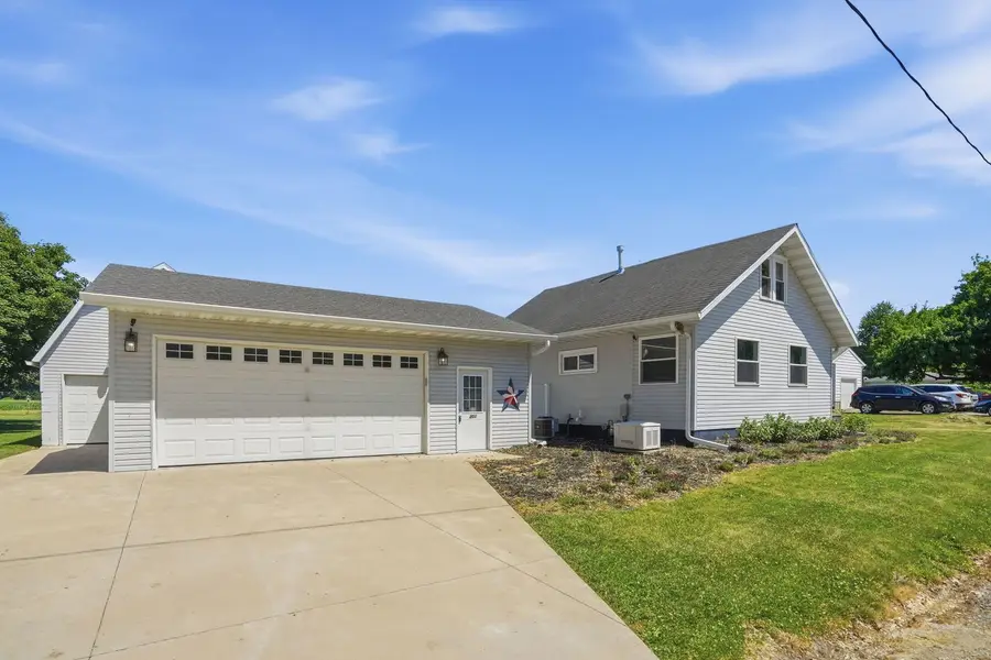 301 N Yates Street, Alpha, IL 61413 - #2