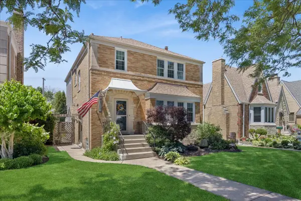 3242 N New England Avenue, Chicago, IL 60634