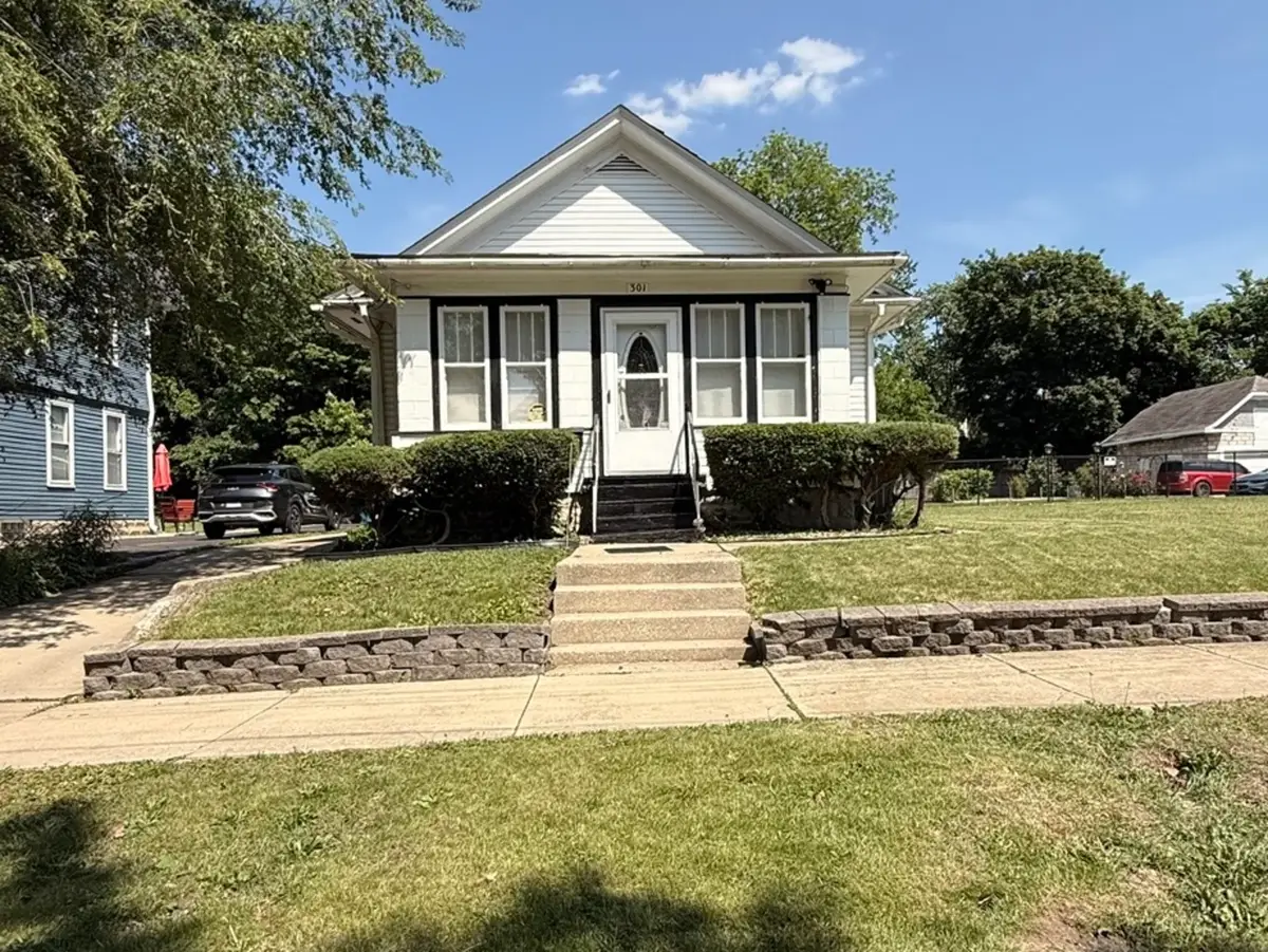 301 N May Street, Aurora, IL 60506 - #1