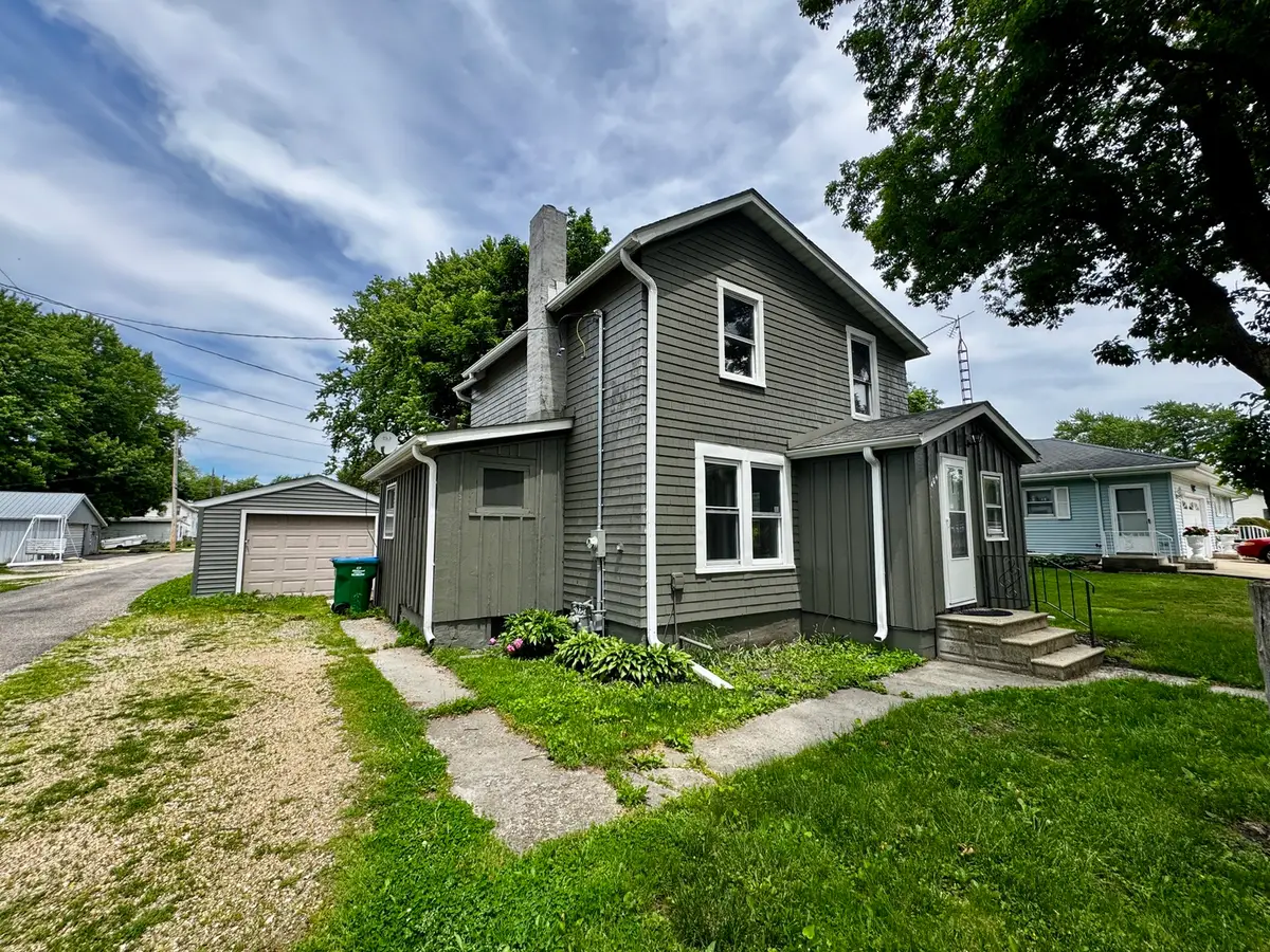 404 4th Street, Mendota, IL 61342 - #1